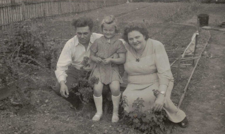 Manželé Rebendovi s dcerou Vladimírou.